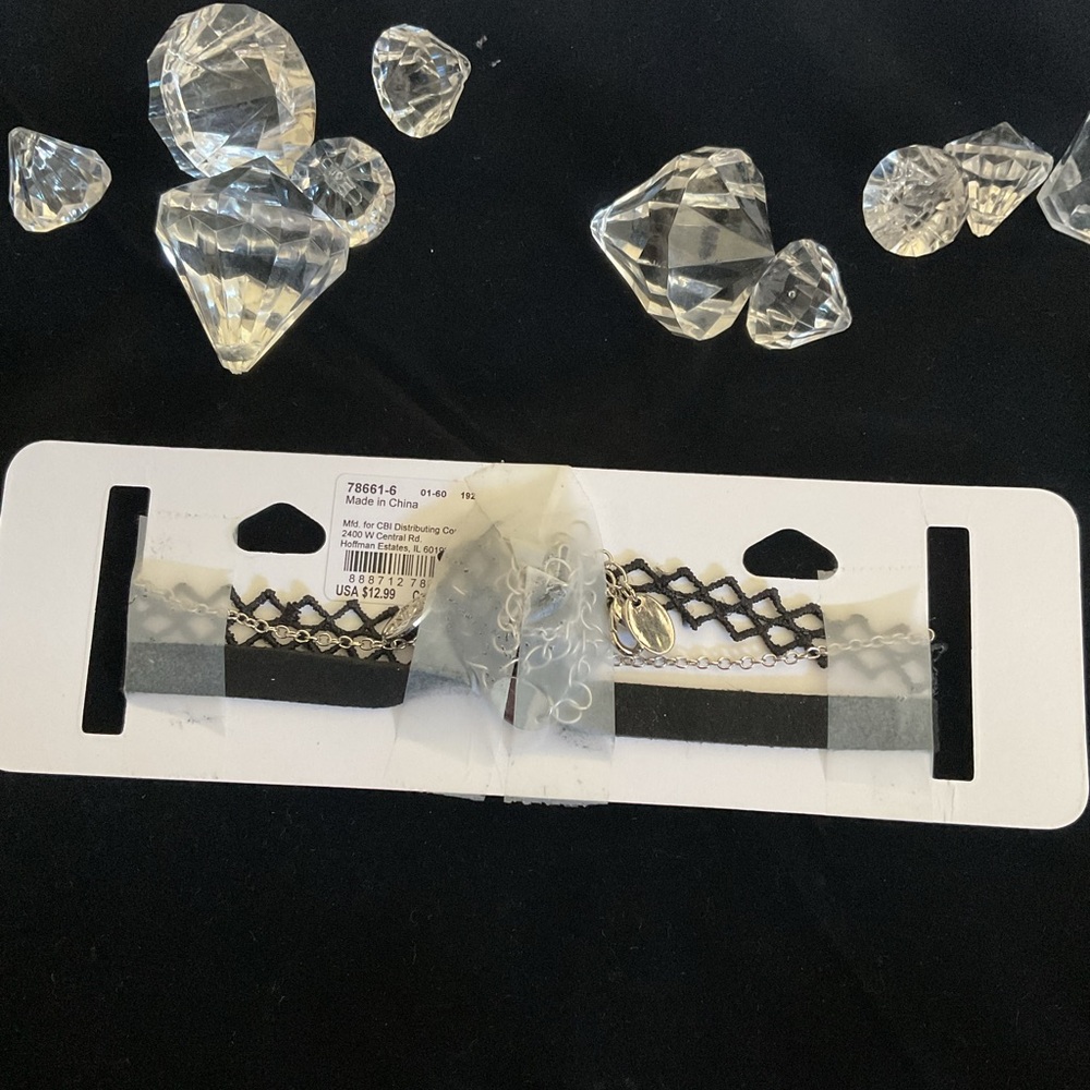 Icing Black and white heart neck choker - Picture 3 of 4